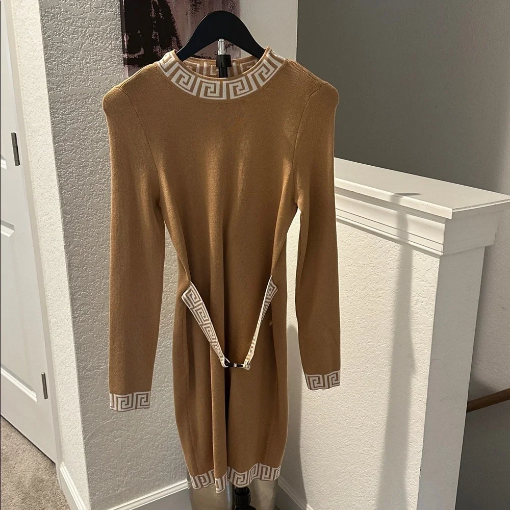 Chic Tan Long Sleeve Dress with Greek Key Design BNWOT - Picture 1 of 5